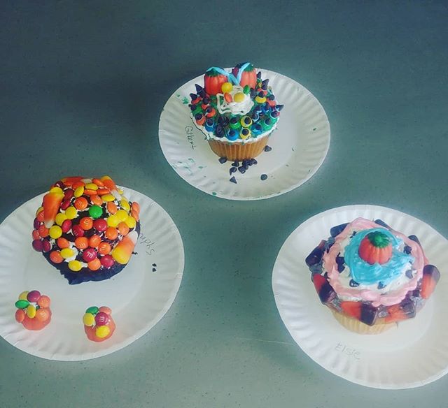 Cupcake wars for team points.... #campiroquoina #camp #Preteenretreat #cupcakes #funwithfood #jesuslovesyou